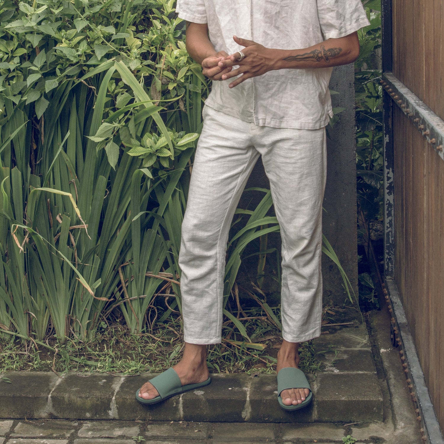 Best Men’s Slippers with Support