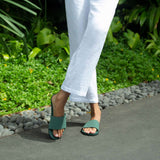 Women’s ESSNTLS Slide Leaf